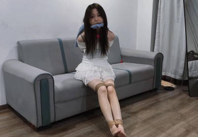 【禾一原创】《债》微剧 紧缚直臂清纯美女 因偿还能力不够 被债主找上门tk~