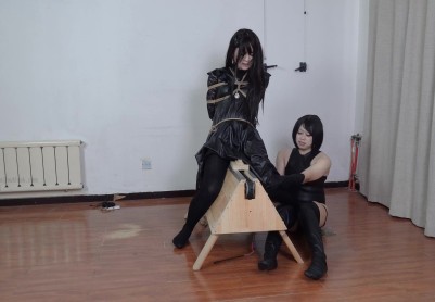【莉雅】卡尔蜜拉受难记（二） cosplay/紧缚/驷马/丝袜堵嘴/棒子/强膏/黑丝/木马/电击/蛋蛋/多视角