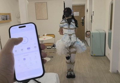 【FXX】【束缚lo娘限制行动】挺有趣的剧本 看着不难 操作起来一点都不简单 束缚小M限制行动 打开内置TD强制GC 电击器稳定输出 分别用几种方式束缚 藏好玩具开关 让束缚中的M自行寻找关闭