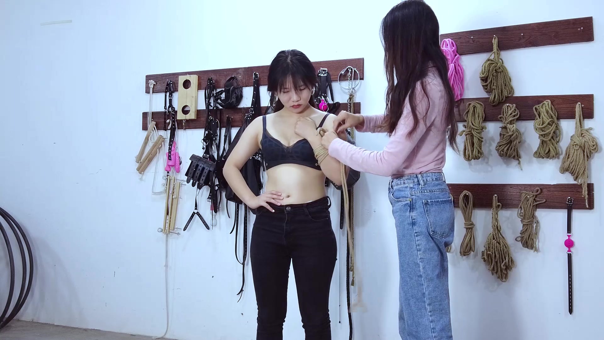 3889.mp4-1.jpg