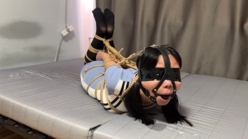 【玩奴原创】新学生妹子的初绑超级暴杀驷马求饶谈感受！呼吸困难脸憋通红TK！