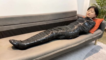 【默示录】【小雅】黑色塑料胶带全包，胶带封嘴后+丝袜套头+绷带缠脸，小雅的黑丝，就是好看~