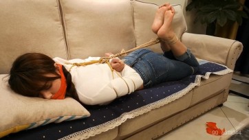 【束缘阁】雨仟 超长腿 牛仔裤捆绑 娇柔的车模