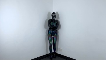 【无脑鱼工作室】女孩的紧身衣拘束站立惩罚 - 12cm高跟站立 - 拘束具全身- Zentai全包 - 强制gc