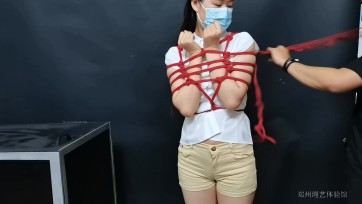 【束缘阁】美女魔术捆绑逃脱表演