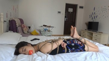 【美束映画】警花小鱼身陷魔窟