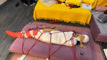 【黑魔法师】绷带全身包裹拘束，麻绳编网，郊狼刺激+AV棒强制GC,原味丝袜嘟嘴强制