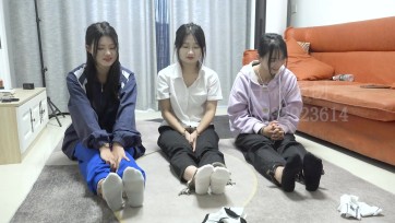 【子衿原创】琳琳 菲菲 cici 的镣铐关押居住生活 挠痒惩罚