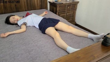 【一往情深】恋足迷晕私拍《小姨子的白棉袜》