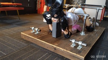 【意之窗工作室】汤圆 被耻辱姿势固定的白袜小护士 电击手套 犬怒