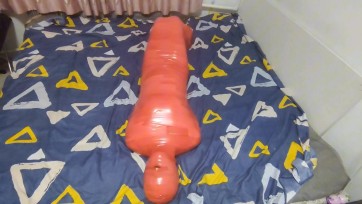 【狸猫工作室】控制呼吸，制作一个紧密无孔的胶带全包木乃伊！痛苦挣扎