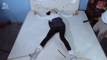 【樱束原创】《家暴老公》保护好自己远离家暴！！家里有个家暴男是什么体验！鞭鞭到肉，直接被打崩溃大哭，哭的是撕心裂肺，敏感之处都打肿了！！