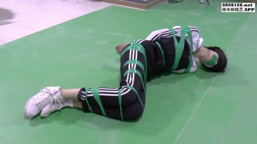 【美束映画】《高利贷惊魂上集》，姐姐欠债不还，妹妹就被蒙眼堵嘴。