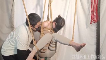 【丝组米亚】再度开发绳模云云瑜伽服+双腿吊缚从不屑到求饶