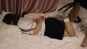 【荷仙少女】《永远被囚禁在惩罚中的美少女VV》1 VV超级甜声萝莉 超级卖力的真实反映 恐惧哭喊表现得淋漓尽致 试试看新萝莉的惩罚魅力