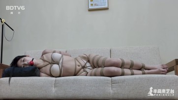 【半岛束艺台】【听蓝】 入职两年半却第一次来台里报道的女孩