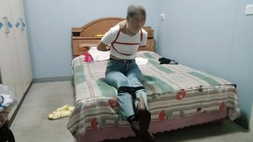 【理想与现实】随便玩玩，简单捆绑，黑丝足，丝袜套头