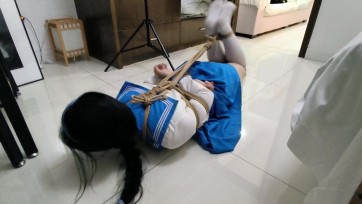 【八月の绳】紧缚状态下的移动能力状态——子鹿