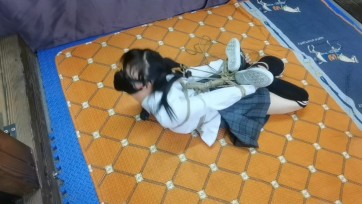 【HD飞天】18岁女生晓琳儿为了驷马练腰功