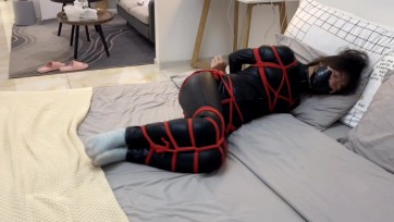 【默示录】新模小桂的绳艺初体验，胶带封嘴，必少不了~