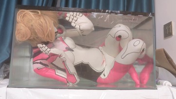 【哈曼哈w】{屎尿重口注意} 妲己/艾米莉亚多层胶衣灌肠西瓜肚耐久连载第四集 四层乳胶衣妲己穿入，绿色粘液灌肠3升西瓜肚