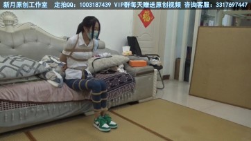 【新月原创】【红豆】衬衣牛仔裤 短白袜运动鞋 日式捆绑之后被一个人丢在房间里真实放置