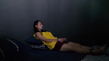 【胜景影视】法制女犯片《凋落》 女犯戴镣打扫卫生劳动改造