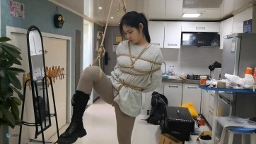 【JS】【玖念】《邪医3》Part1 美女来到一家奇怪的诊所，体验另类的疗法/捆绑/堵嘴/恋足