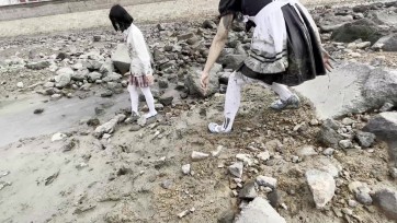 【小瓶子】女仆装+jk 双人滩涂玩耍玩泥