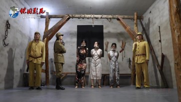 【怀旧影视】《乱世红颜劫》中 女交通员和卧底秘密接头被鬼子抓获