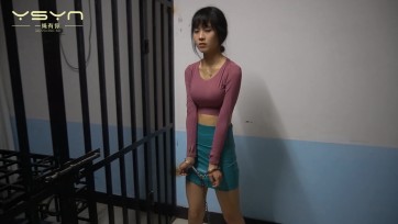 【一绳有你】【四角笼中】小美女婷婷被拘捕蒙上眼睛戴上连体拷关进四角笼中五花日式全身紧缚折磨