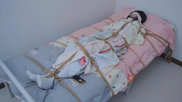 【冷与贝】汉服妹子床上捆绑电击震动调教