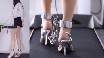 【高跟遇上跑步机】手铐脚镣禁锢的热裤银色凉高与无线TD、金属GS、电击器、电动BB与跑步机