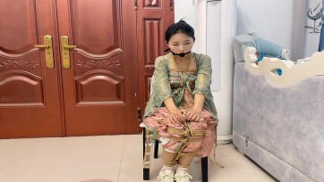 【王宁】绿衣汉服慧慧与深喉y具口球的较量 嘴唇多次紧紧闭合 堵嘴口水福利