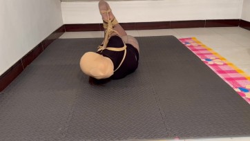 【M妻】双层丝袜、严厉欧式驷马