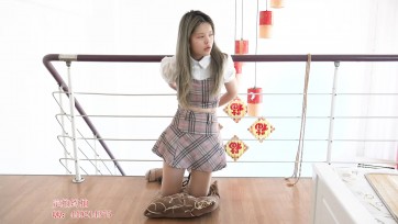 【子衿原创】家政劫难，大学生暑假兼职上门做家政，不料却被强制带上手铐脚镣，做完家政还被锁在阁楼上囚禁