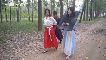 【一绳有你】【侠女救小姐】丛林中侠女冒险亮剑打跑衙役救下小姐又被衙役一刀架脖子押回县衙美貌出众被县太爷看上要成亲