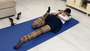 【可乐inrey】久违的长腿妹-直臂分腿驷马+放置挣扎+翻动+腿部解开+展示