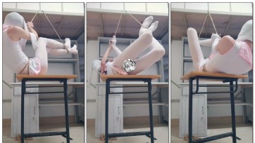 【伪娘小鱼】前锁后塞，深入的假j和棒棒的震锁，痛苦吊缚中的强高