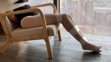 【默示录】【小琪】阳光下的白丝，既然腿和脚好看，那就多拍一些~