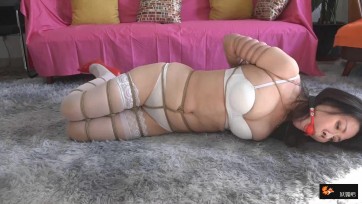 【逍遥】《李然的尾行者02》，美女李然被犬行惩罚