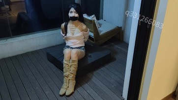 【欢乐谷原创】被绑架到农家乐囚禁的小姑娘