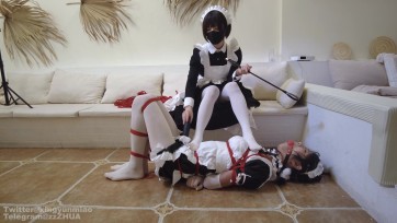 【鹿角与猫爪】《里百合——爪爪S系列》【娇小反差女仆长调教女仆】戴上口球，塞上刚塞，白丝踩踏、坐脸强制榨汁【伪娘】