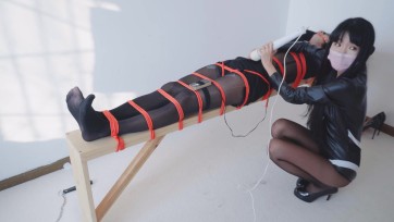 【冷与贝】微剧情上集，合租伪娘换衣服被妹子发现，威胁强迫捆绑调教电击榨精