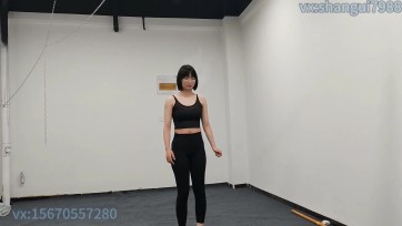 【山鬼工作室】十八岁女高从一开始的的害羞腼腆纯情到如今的逐渐放开