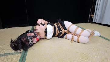 【象人工作室】模特小O，白丝全身紧缚，黑丝性感捆绑，身材特别棒，即瘦又有肉感