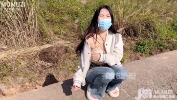 【MUMUZI】 颜值嫩模桃子戴着口球外出～遇到路人有点害怕紧张！户外/外出/龟甲/控制/高高/口球/颜值/露出/室外