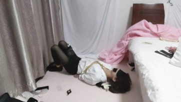 【袖里】自缚 五花 分腿洛丽塔裙子+高压郊狼 视频最后塞了10分钟职业装海老+驷马