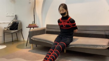 【默示录】新模小鱼，长相确实很OK，176的舞蹈生，第一次体验绳艺~