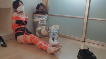 【红鲤鱼】绑架cd后继续绑架女同伙，胶带全身捆绑